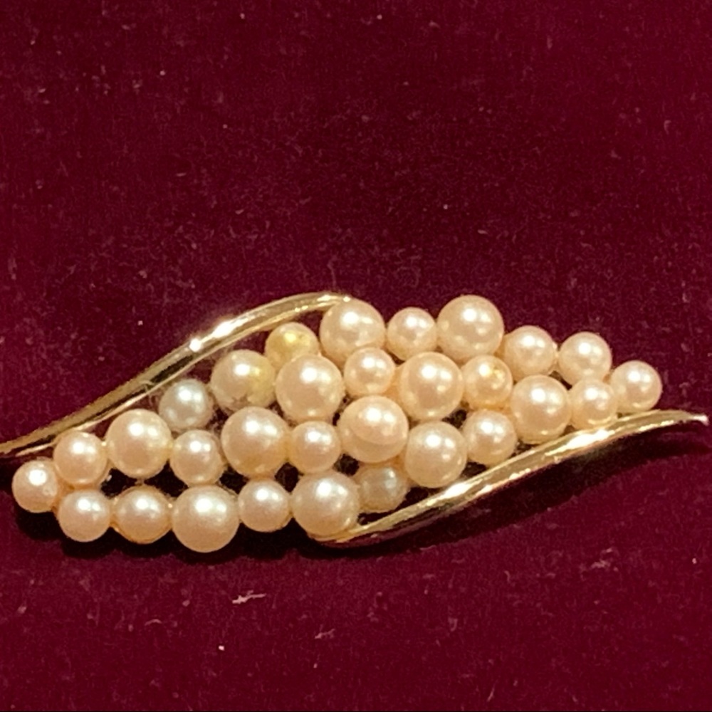 Vintage Gold Tone And Faux pearl Brooch 2 " Length. - Picture 2 of 6